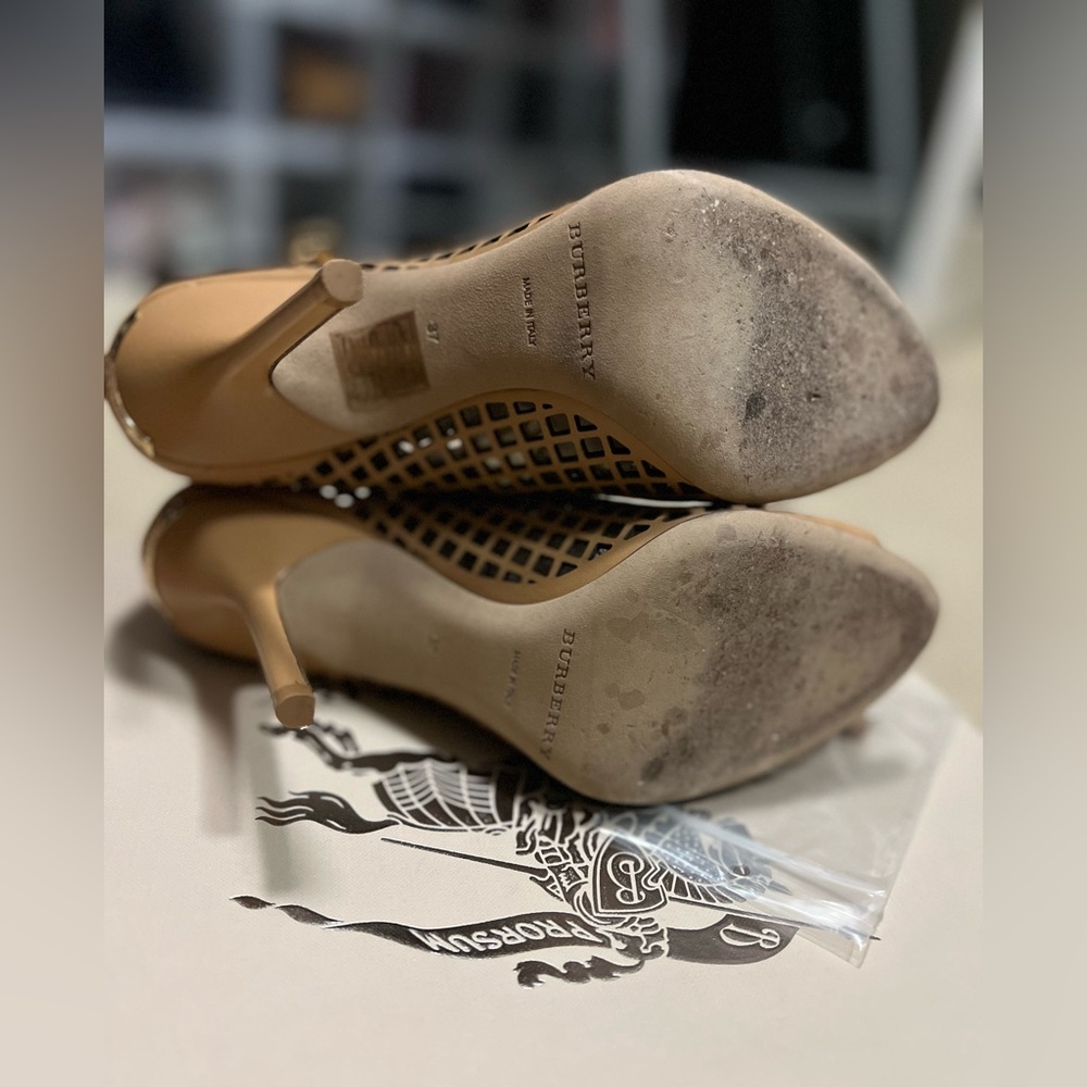 Burberry peep toe heels - Picture 5 of 6